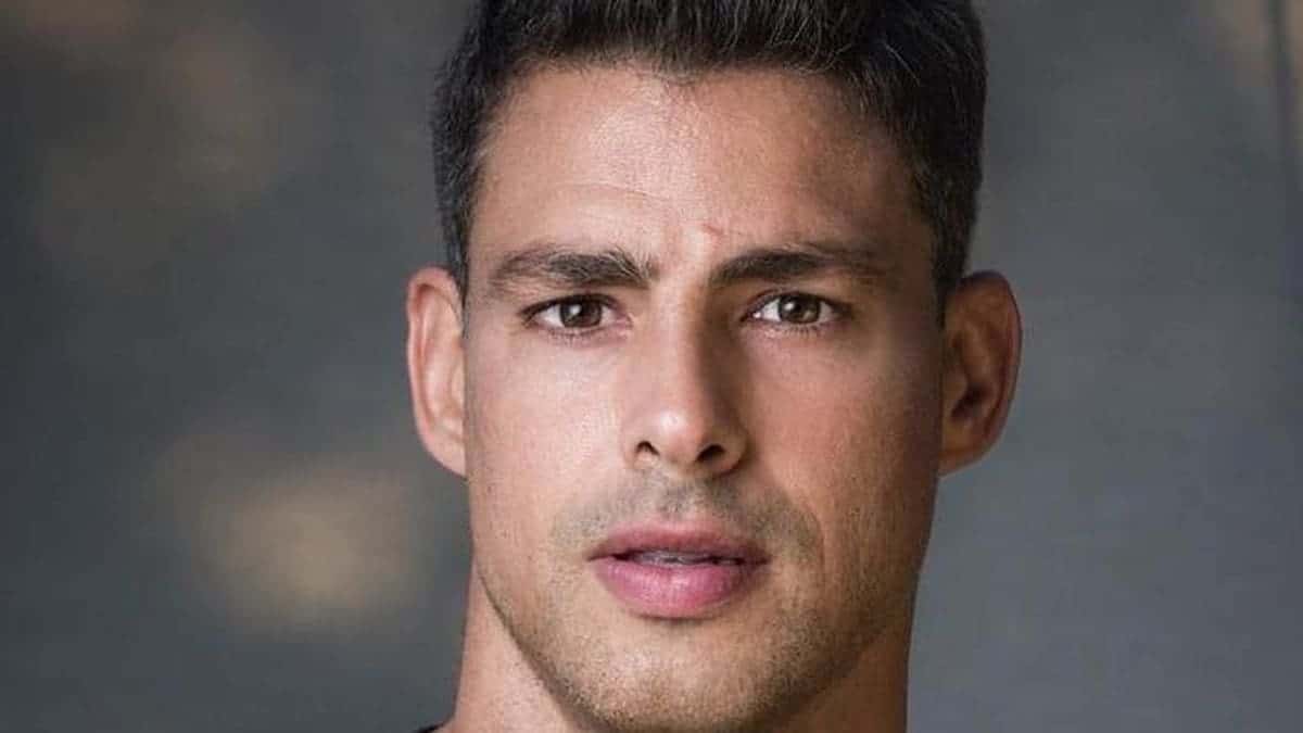 Cauã Reymond se achava feio, ao contrário de 97% dos homens brasileiros