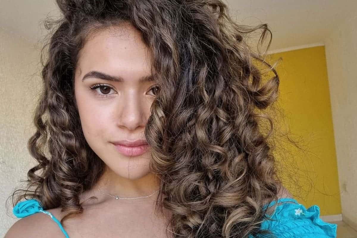 Maísa zera vida ao encontrar Selena Gomez: “me chamou de Mamá”