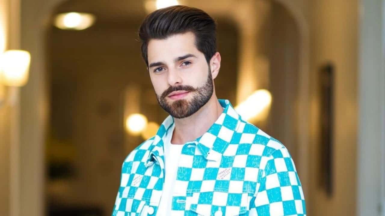 Alok faz chá revelação cheio de som e luz para amigos