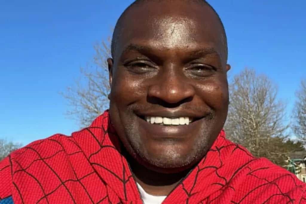 Ex-É o Tchan Jacaré comemora 50 anos ao lado da família no Canadá