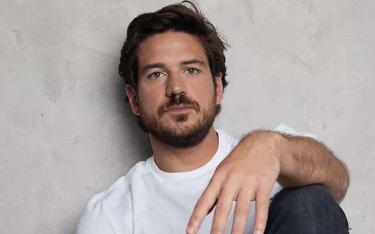 Marco Pigossi fala da homossexualidade: ‘Eu pedia a Deus para me consertar’