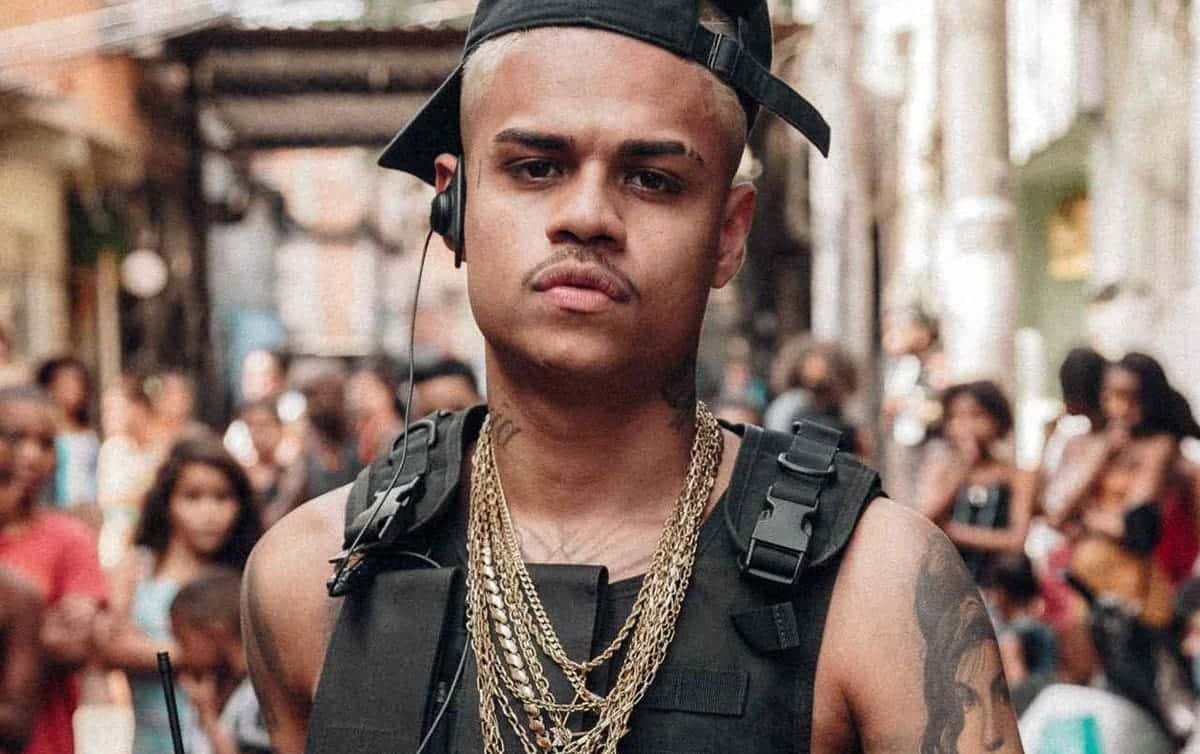 MC Cabelinho pula em cima do público, desmaia e vive cenas de terror. Vídeo!