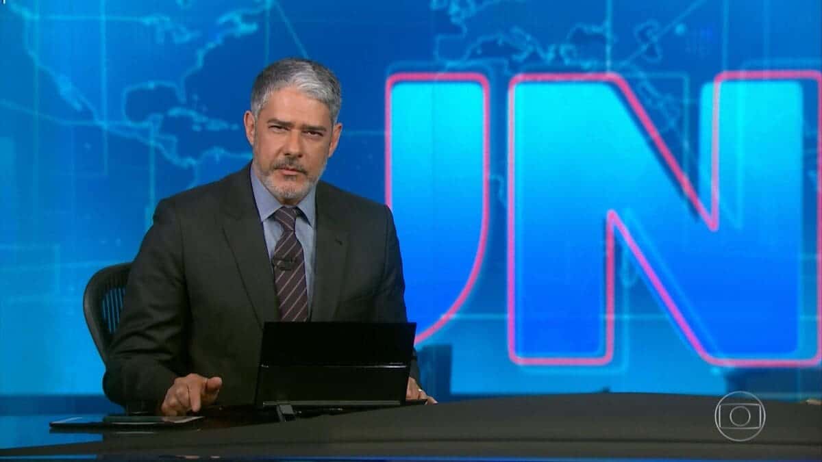 William Bonner comete gafe antes do debate para eleições