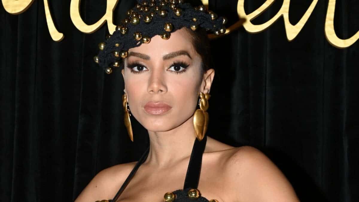 Anitta envolvida em batalha judicial com idosa