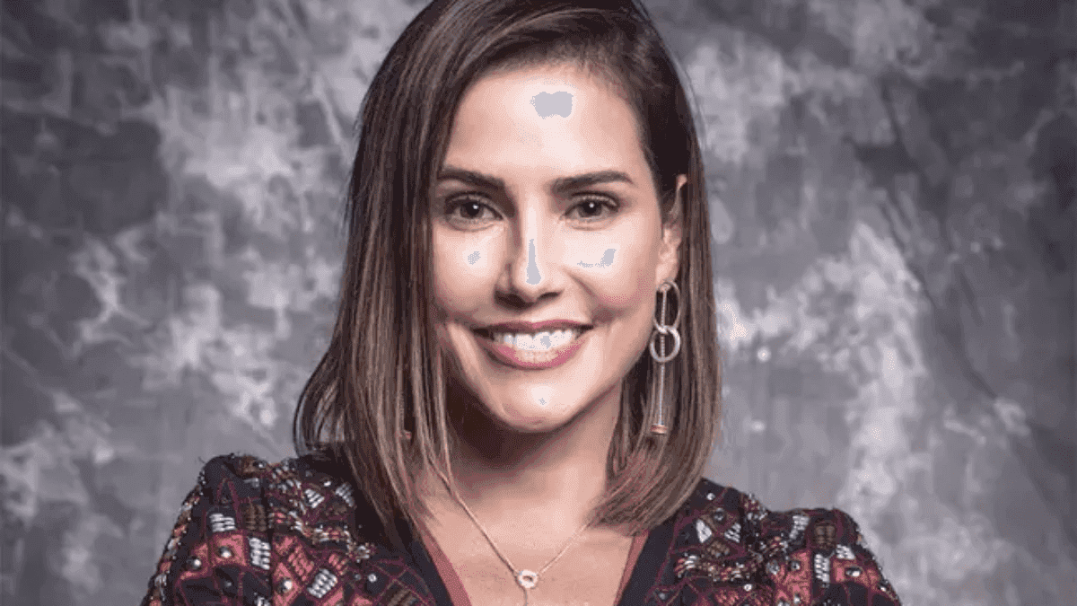 Deborah Secco fala sobre juventude: “Eu era meio boba”