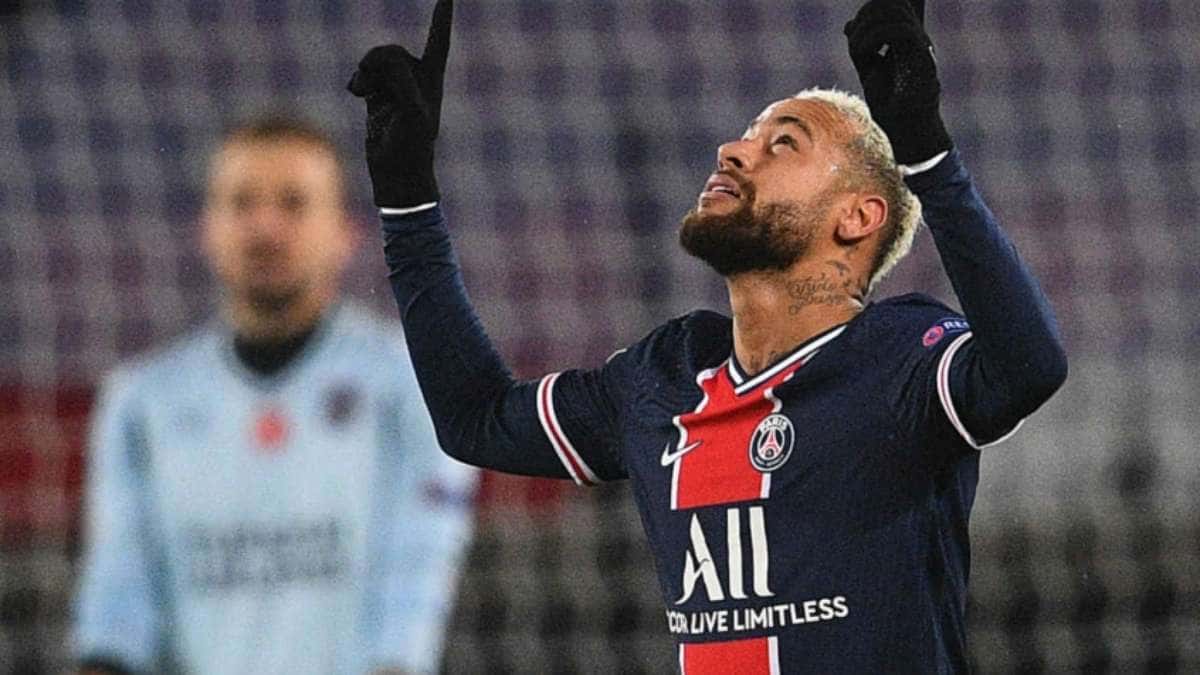Neymar inicia cuidados estéticos para a Copa do Mundo