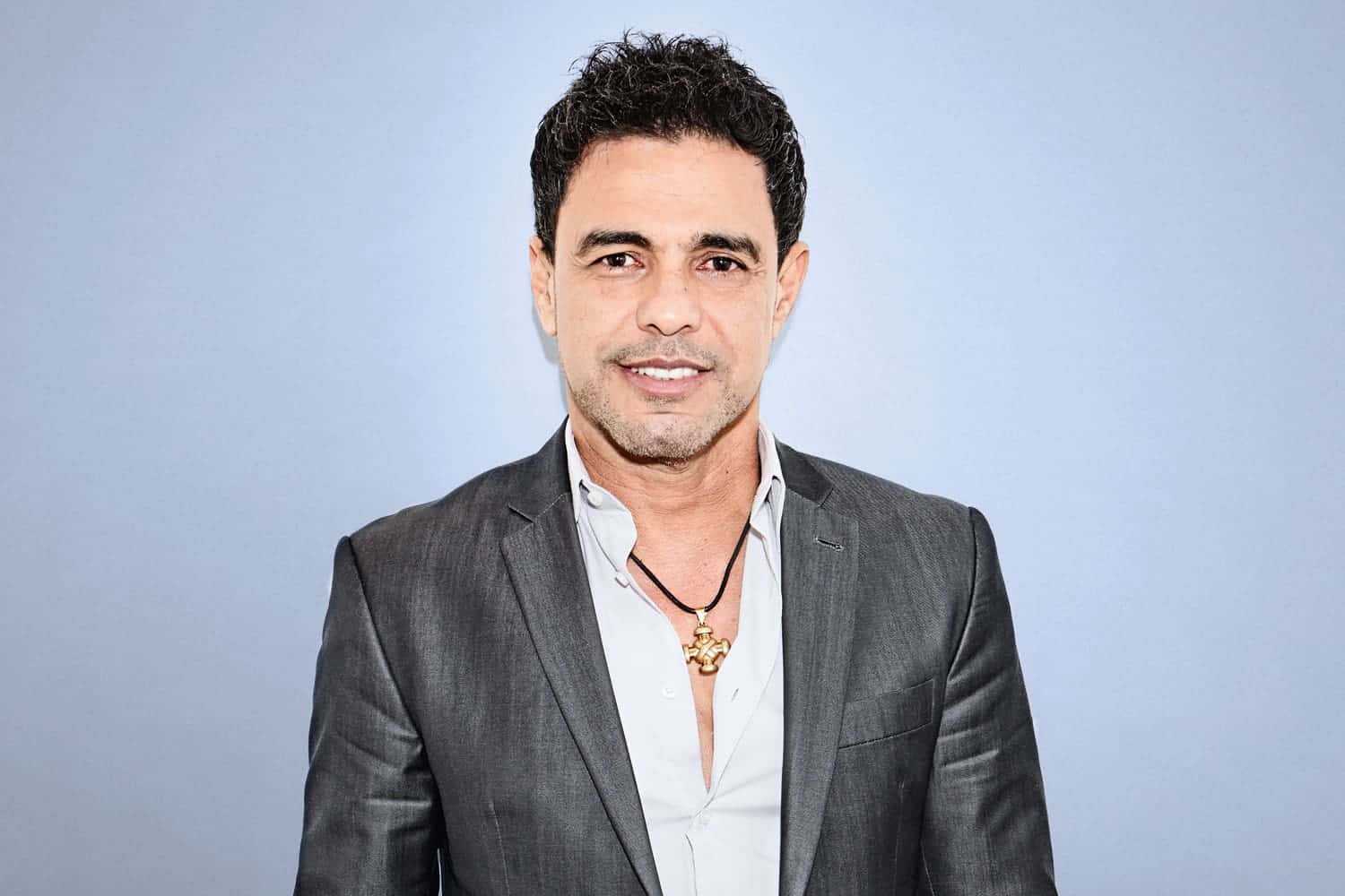Zezé Di Camargo abre o jogo sobre falhas na voz durante shows