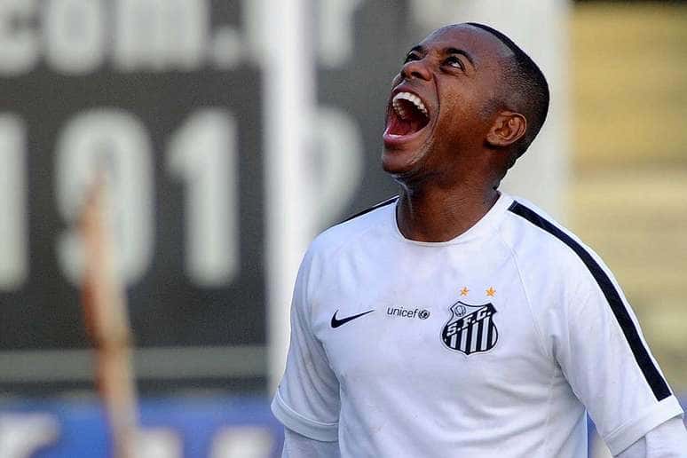 Ministro da Justiça diz que Robinho pode cumprir condenação por estupro no Brasil