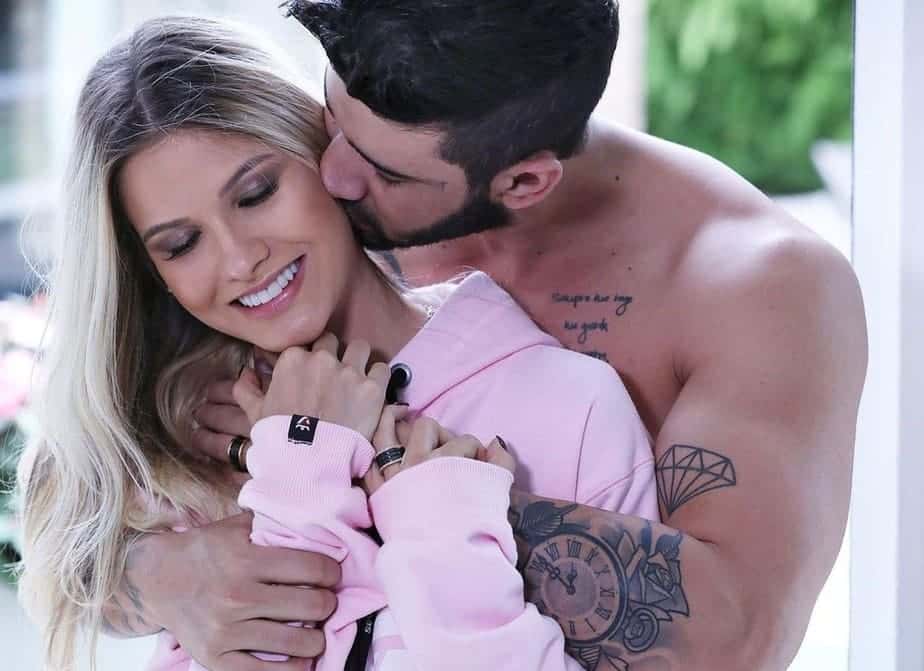 Gusttavo Lima celebra aniversário de Andressa Suita com mensagem romântica