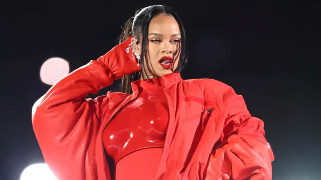 Rihanna no Super Bowl: remix de ‘Rude boy’ com funk foi feito por um brasileiro