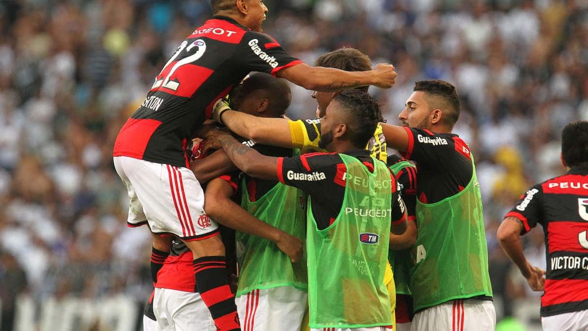 Flamengo terá três reforços contra o Corinthians