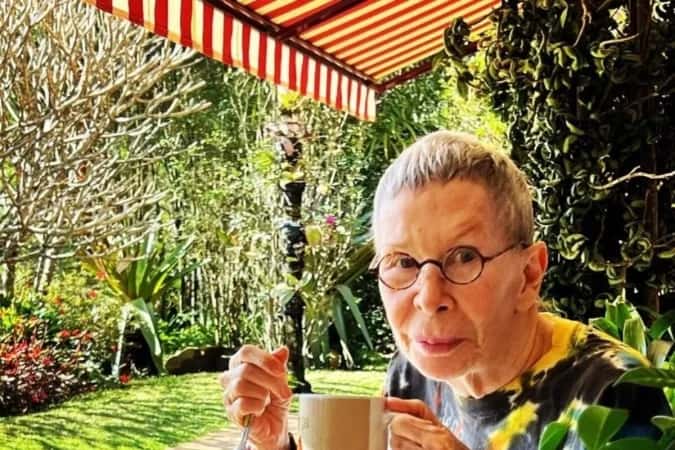 Filho de Rita Lee diz que cantora está bem e “tomando sorvete” no hospital