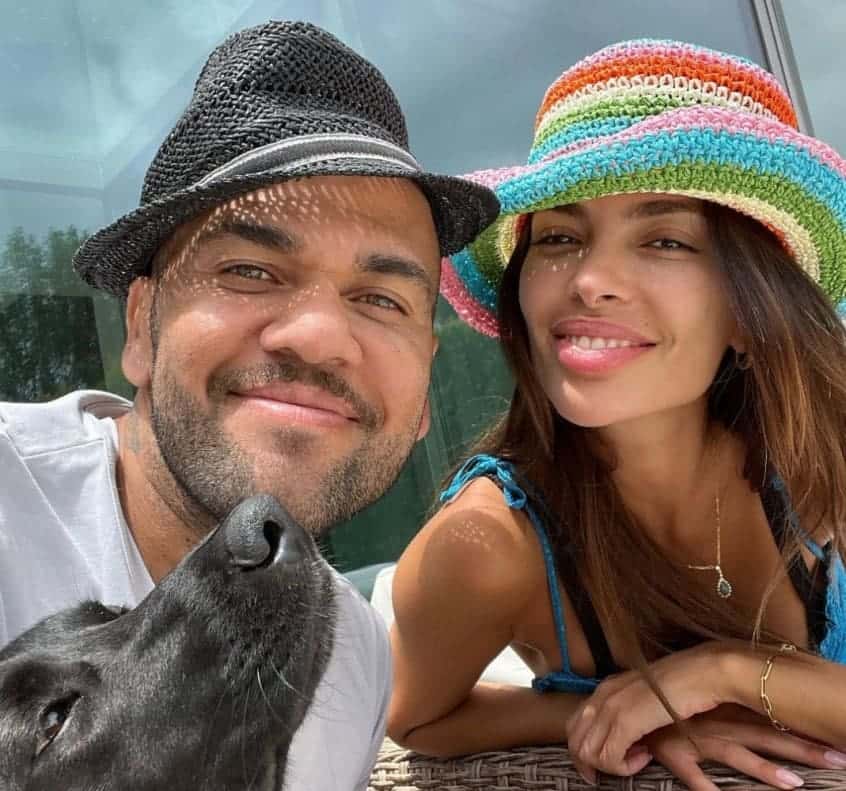 Joana Sanz anuncia fim do casamento com Daniel Alves
