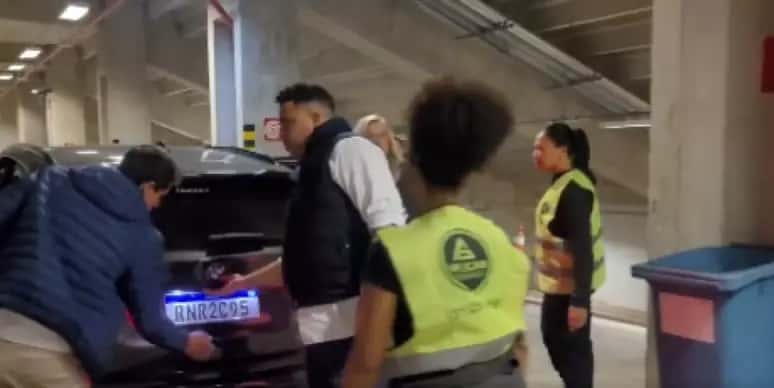 Ronaldo Fenômeno conta quem é o homem que aparece no porta-malas do carro