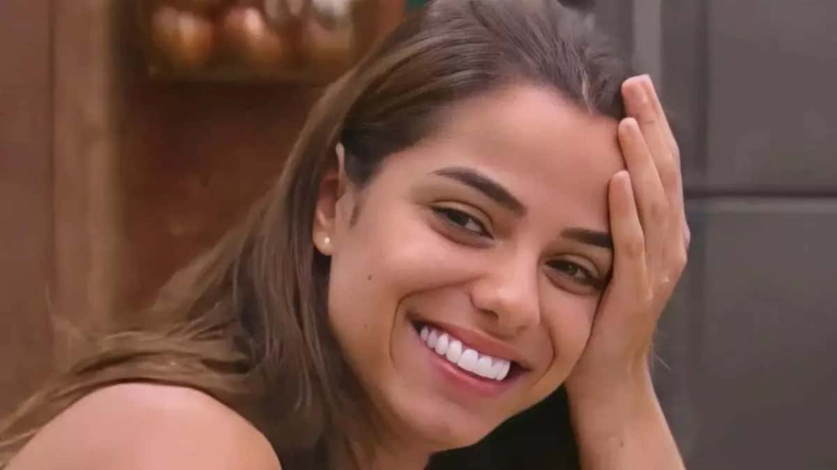 Errou: ex-BBB Key Alves tatua bandeira da Itália em homenagem ao México