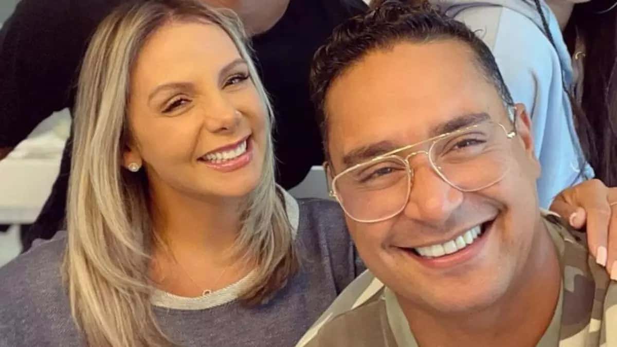 Xanddy mosta Carla Perez com bebê no colo e fala desejo em aumentar a família