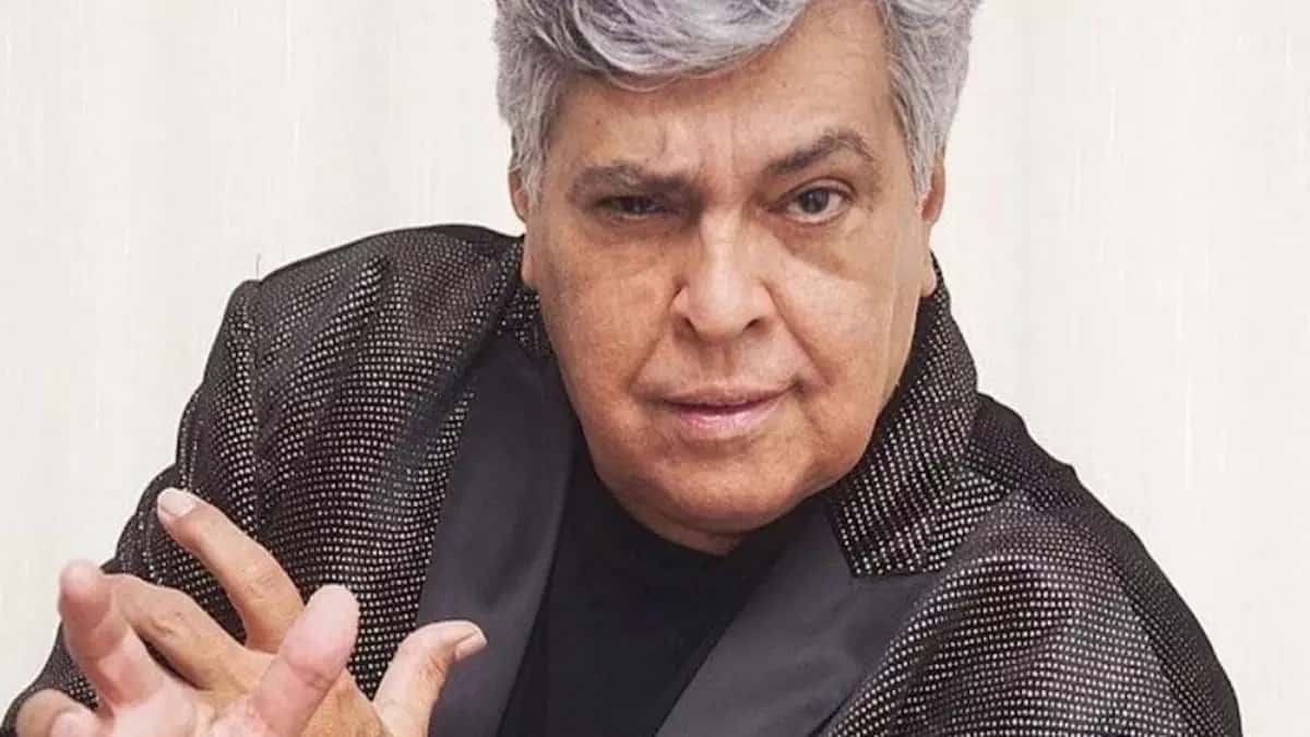 Sidney Magal é retirado às pressas do palco após passar mal durante show