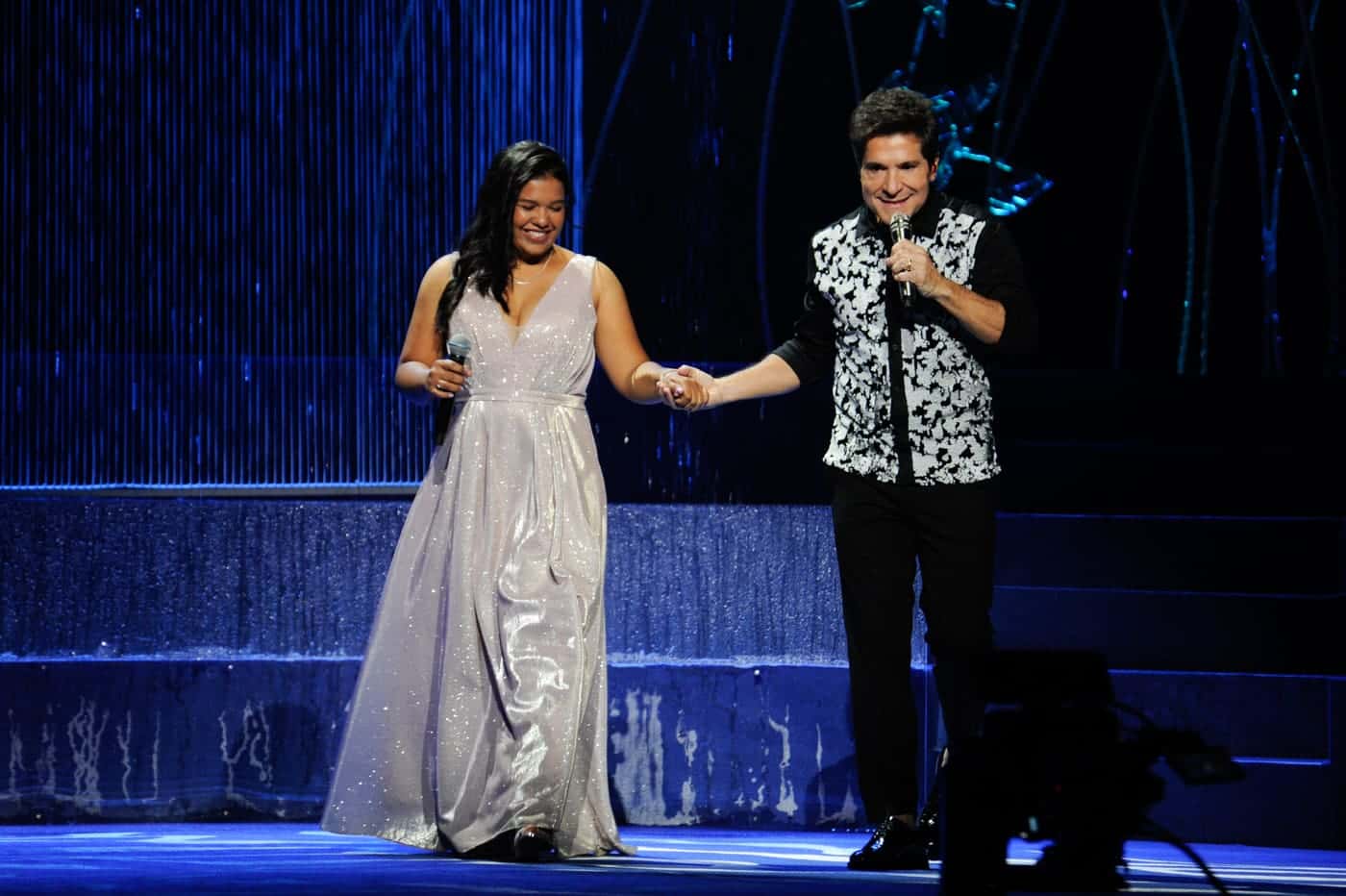 Vídeo: Daniel canta com a filha de João Paulo em DVD e emociona os fãs