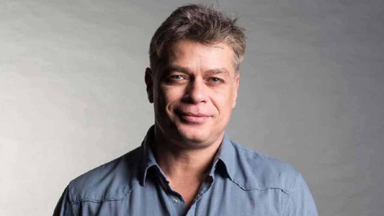 Fábio Assunção volta para a faculdade e ganha elogios na internet