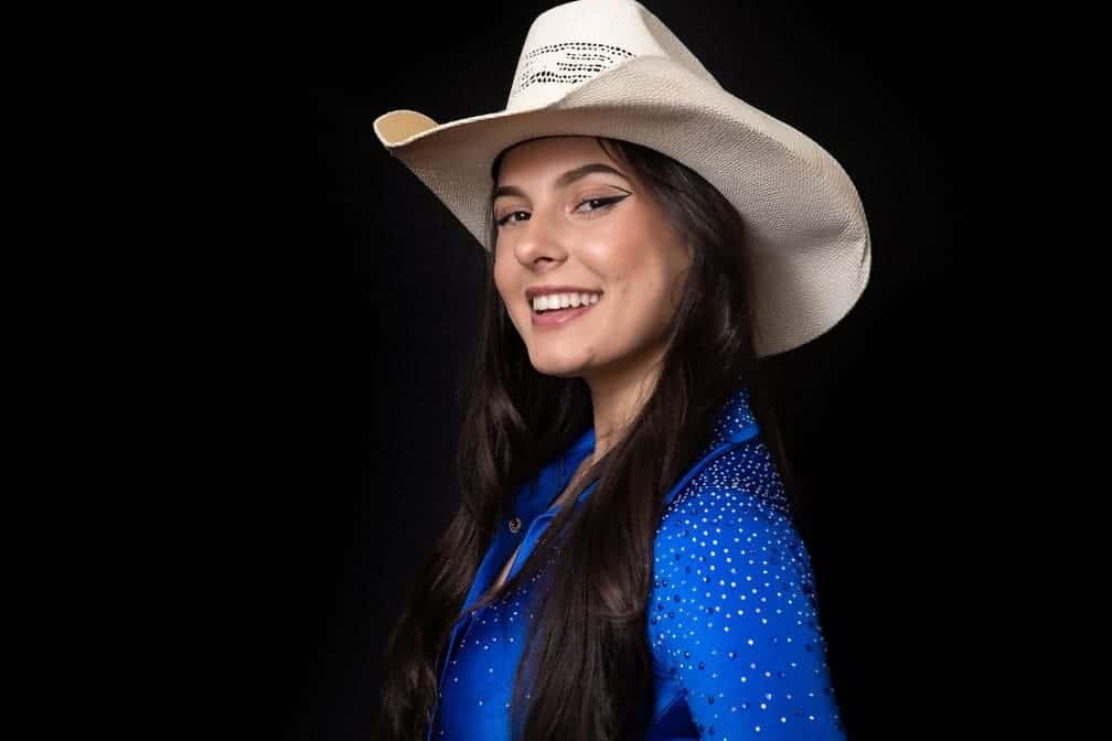 Ana Castela chora durante show após briga nos bastidores