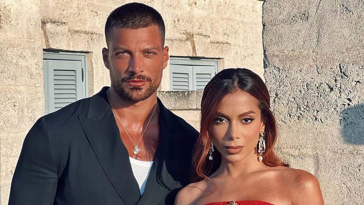 Anitta termina namoro com ator italiano após rumores de jogada de marketing