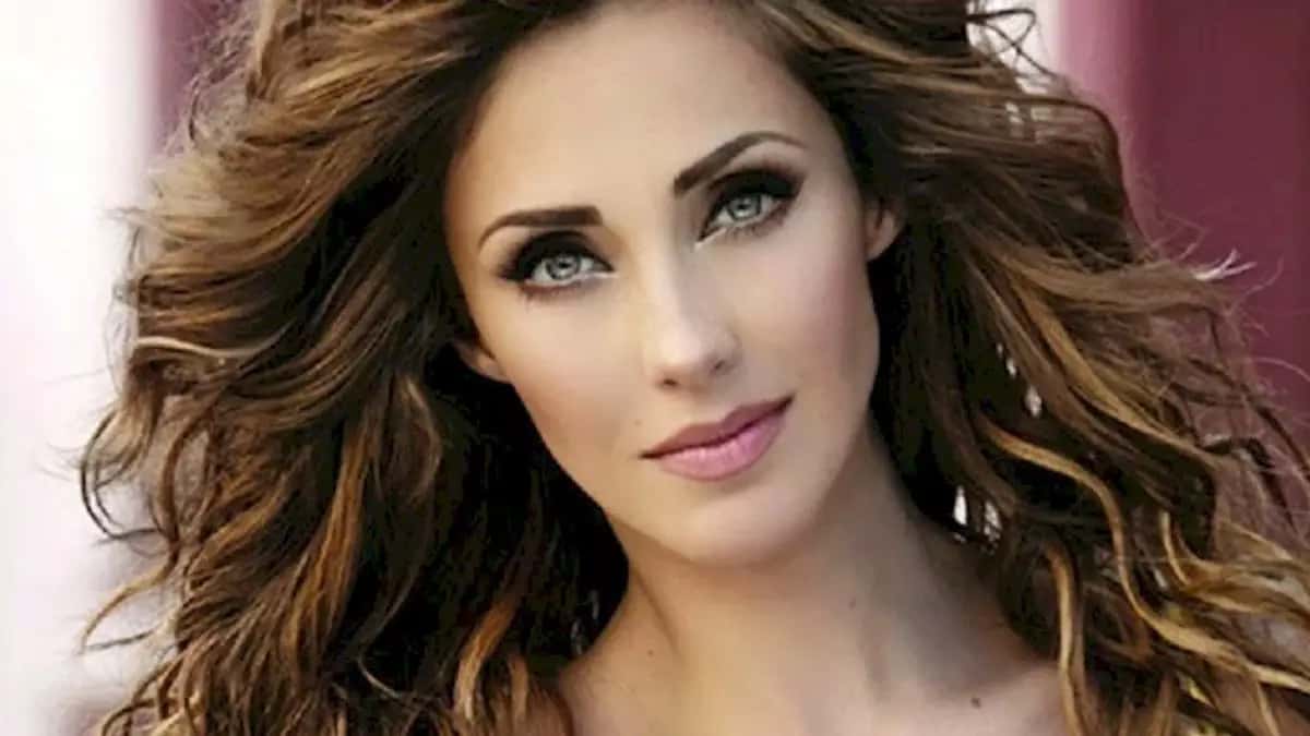 Anahí fala sobre distúrbios alimentarem no auge da banda RBD
