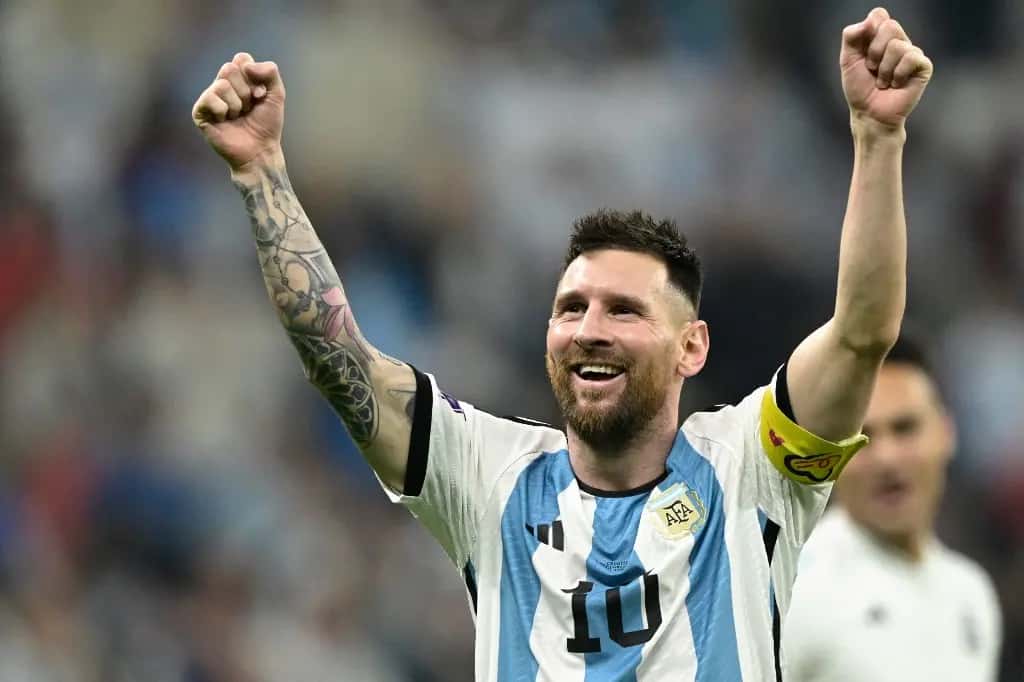 Messi ganha Bola de Ouro 2023 e quebra recorde mais uma vez