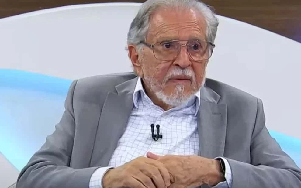 Carlos Alberto de Nóbrega está na UTI após sofrer acidente doméstico