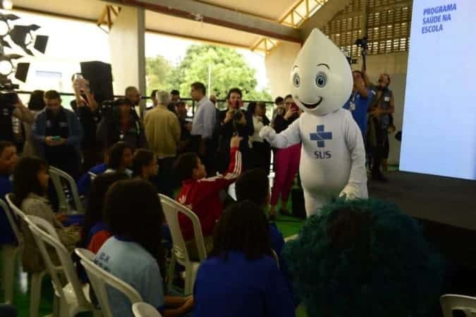 Vacinação contra a dengue será ampliada para 12 anos a partir de abril