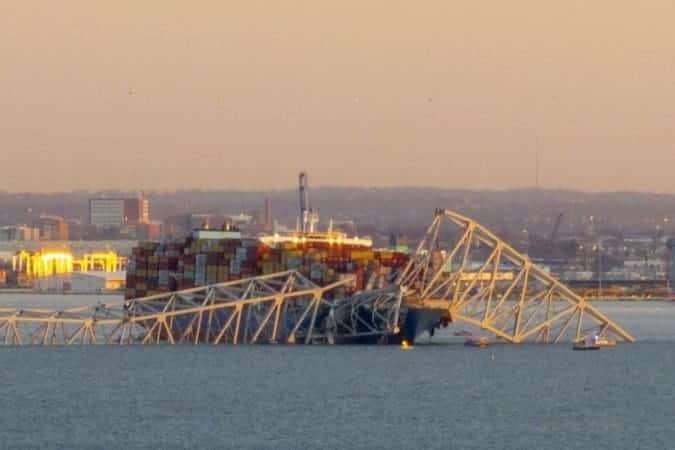 Ponte derrubada por colisão com navio: o que se sabe e como andam as buscas