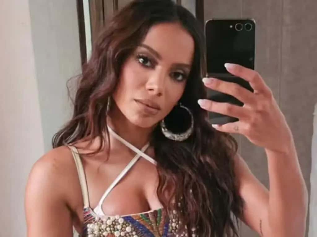 Anitta revela como está a situação em Miami após passagem de furacão por outras regiões da Flórida