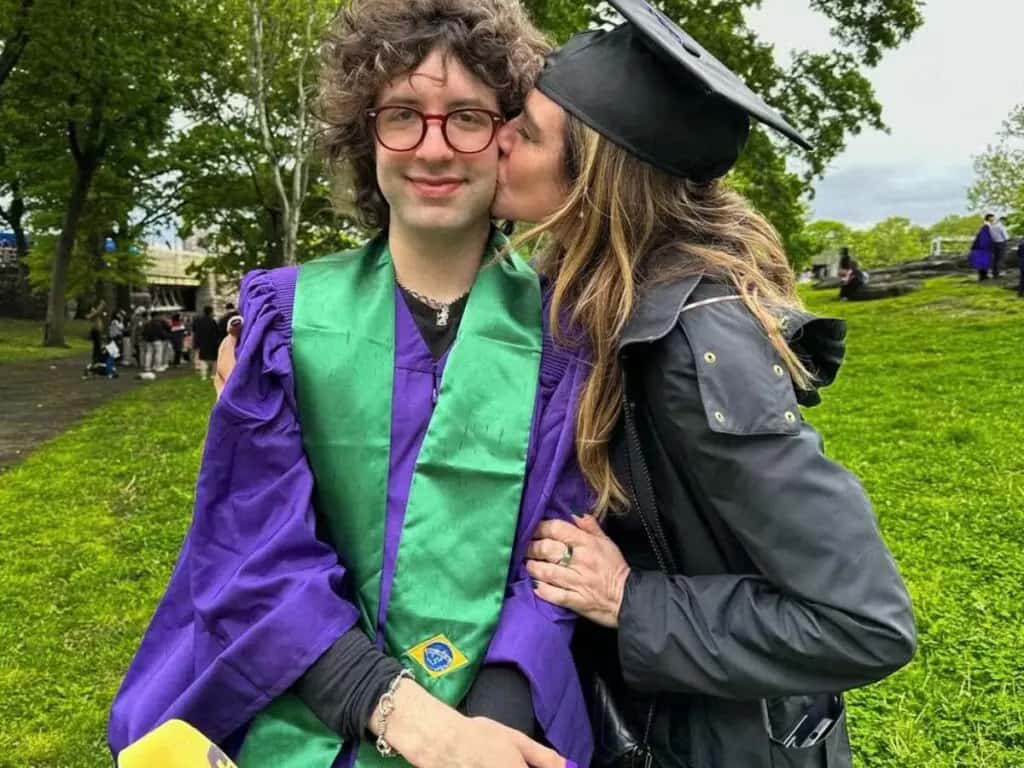 Luciana Gimenez comemora formatura de filho em faculdade em Nova York