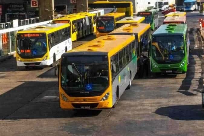 Mais de 1 mil ônibus já aceitam cartões de crédito e débito para pagamento