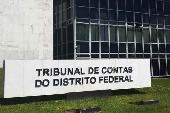 TCDF nomeia aprovados no concurso público para analista e auditor