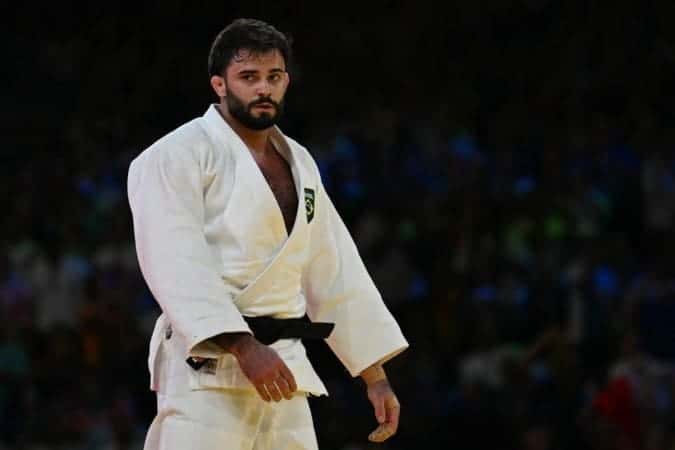 Rafael Macedo perde bronze do judô para francês após golpe ilegal