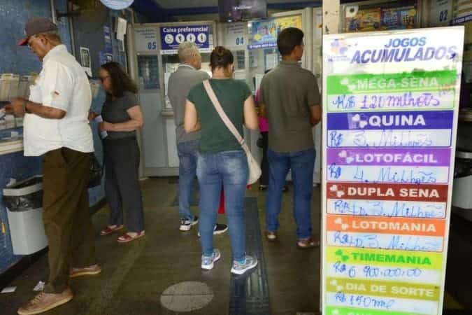 Mega-Sena acumula e prêmio chega a R$ 170 milhões