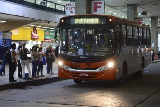 Veja lista das 52 linhas de ônibus que deixam de aceitar dinheiro hoje