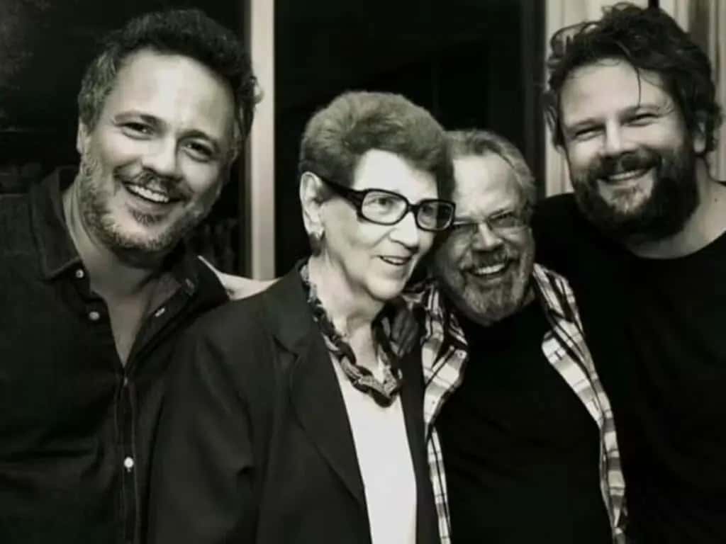 Morre mãe dos atores Selton e Danton Mello aos 83 anos