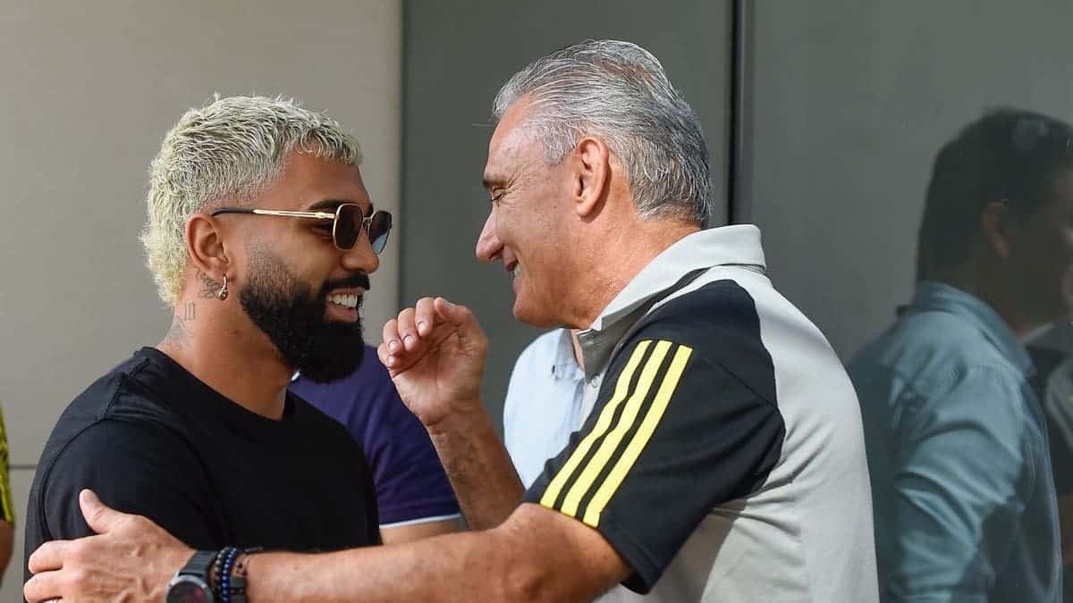 Comemoração efusiva de Gabigol e Tite viraliza e empolga torcedores do Flamengo