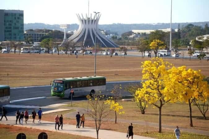 Há 128 dias sem chuva, Brasília enfrenta a pior seca em 14 anos