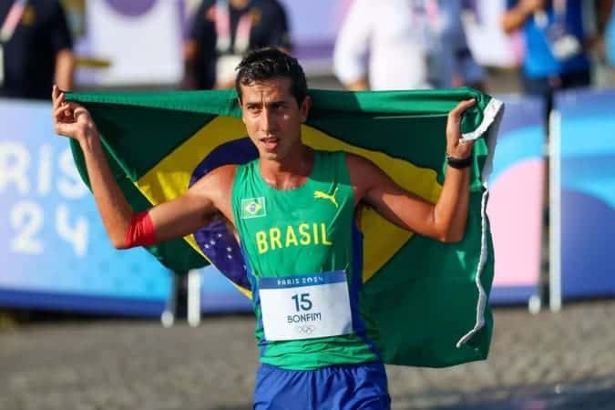 CLDF propõe honrarias a Caio Bonfim após medalha inédita nas Olimpíadas