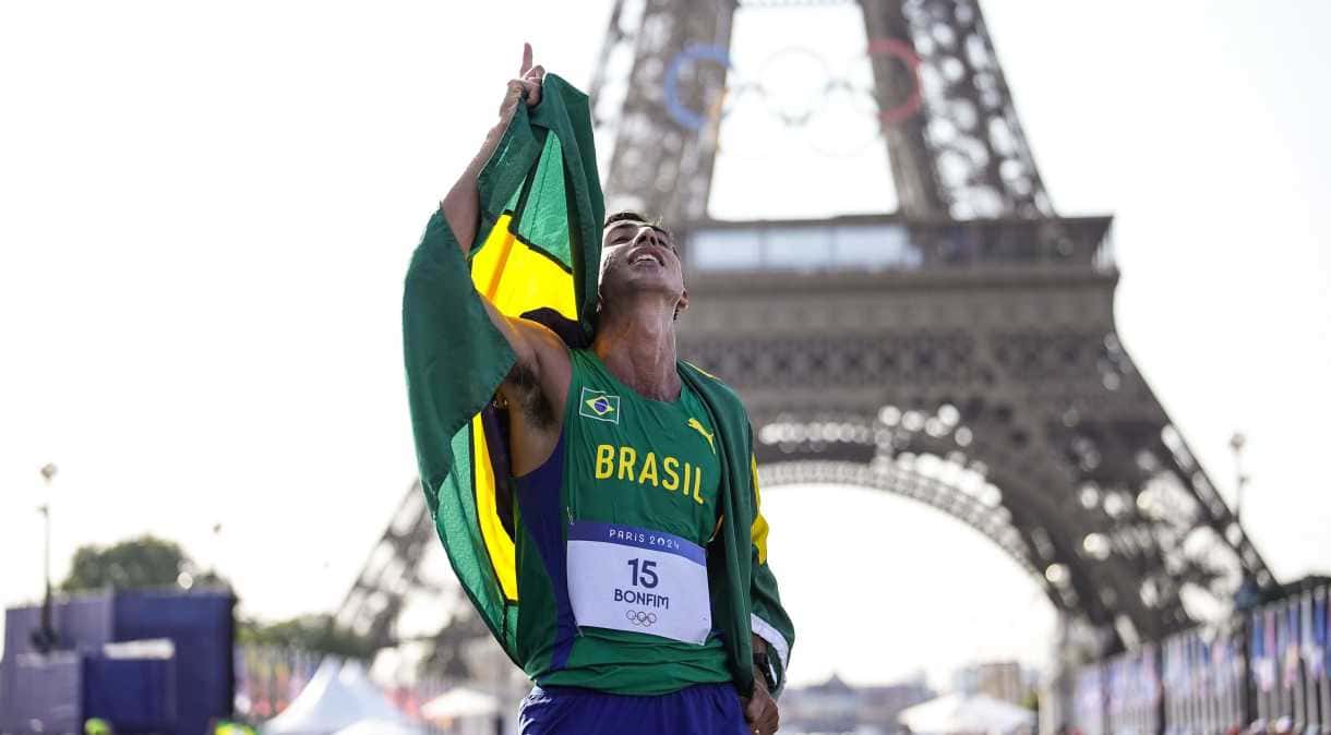 Marcha atlética: Brasiliense Caio Bonfim é medalha de prata em Paris-2024