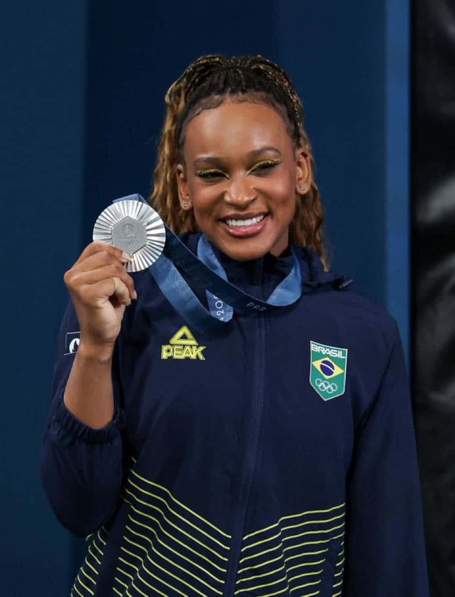 Rebeca Andrade é a mulher que mais ganhou medalhas olímpicas para o Brasil