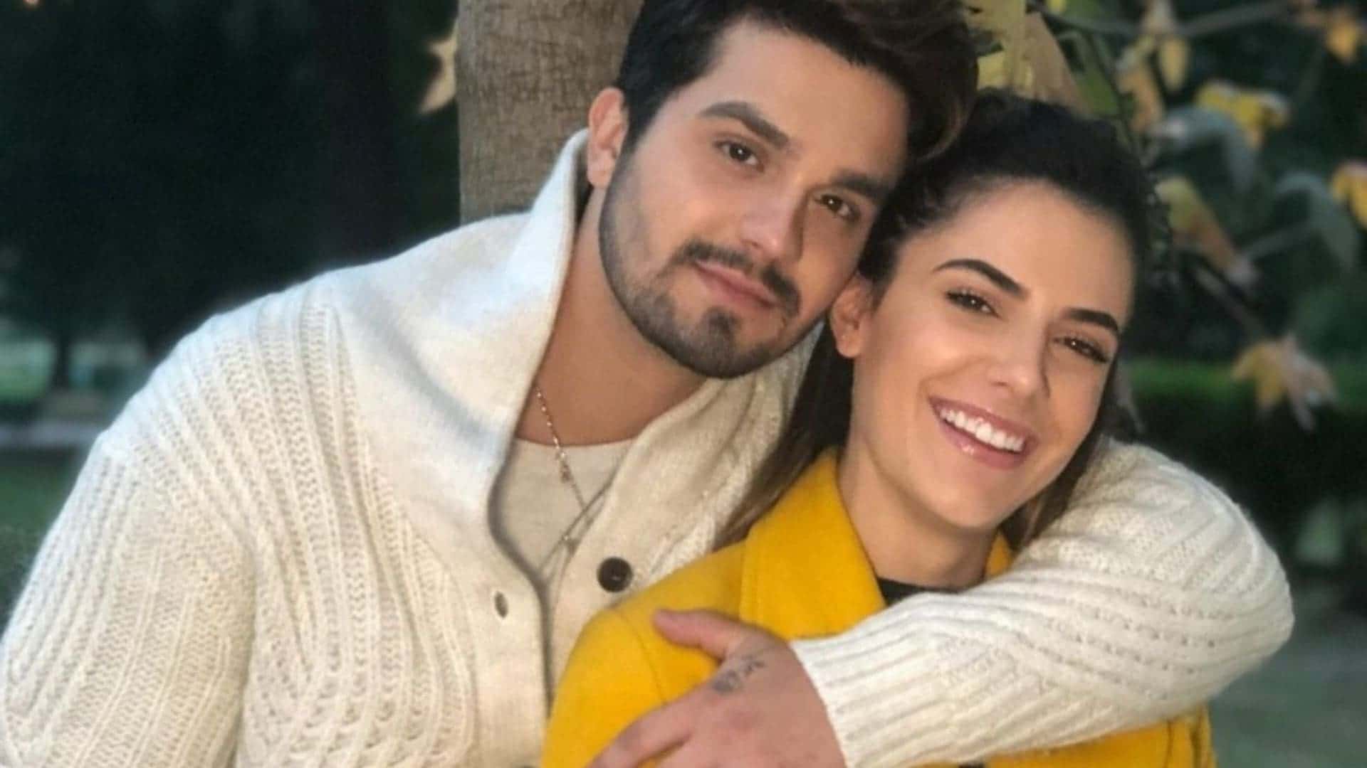 Jade Magalhães deixa barriguinha de gravidez de primeiro filho de Luan Santana à mostra