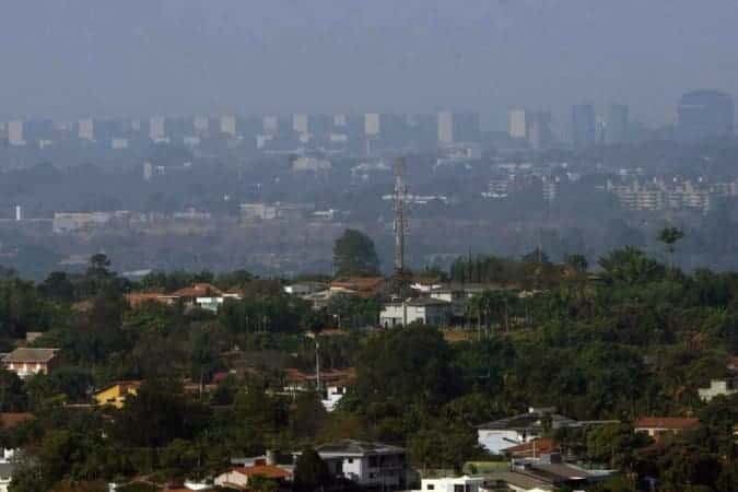 Mais da metade do Brasil está coberto por fumaça de incêndios florestais