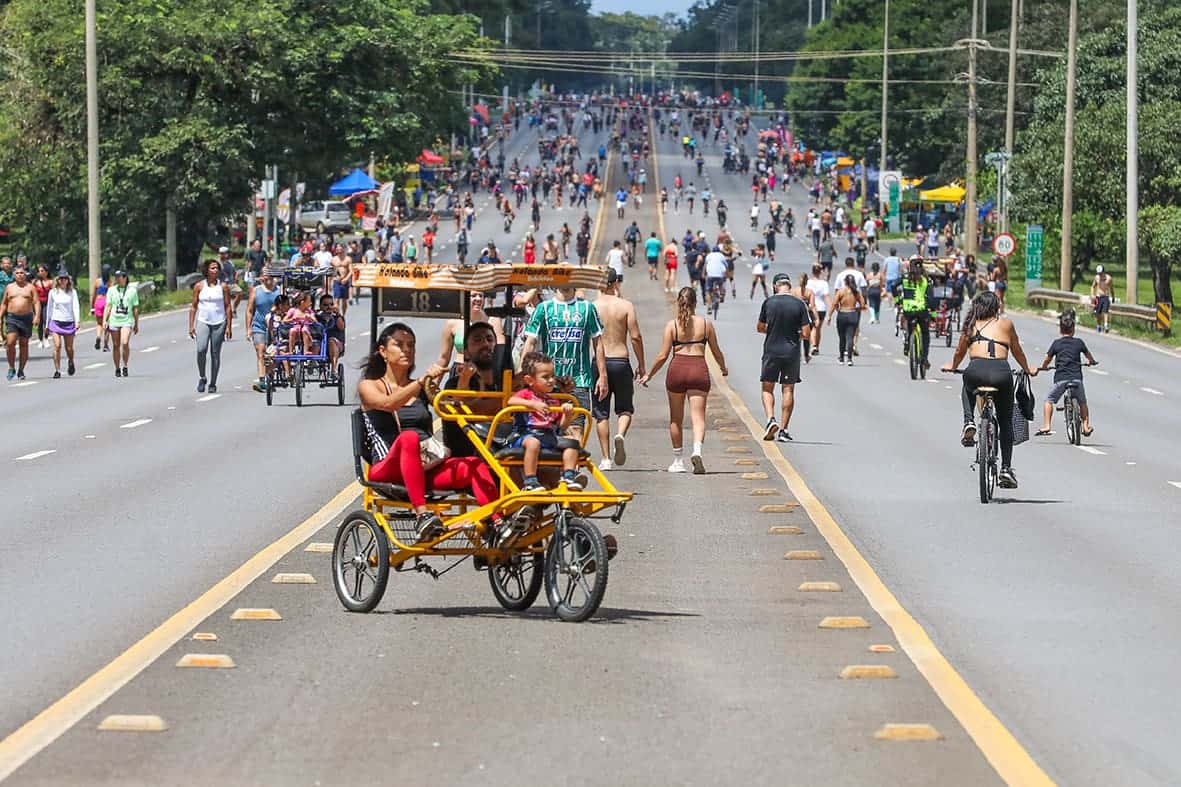 DER-DF libera cadastramento para trabalho de ambulantes no Eixão do Lazer