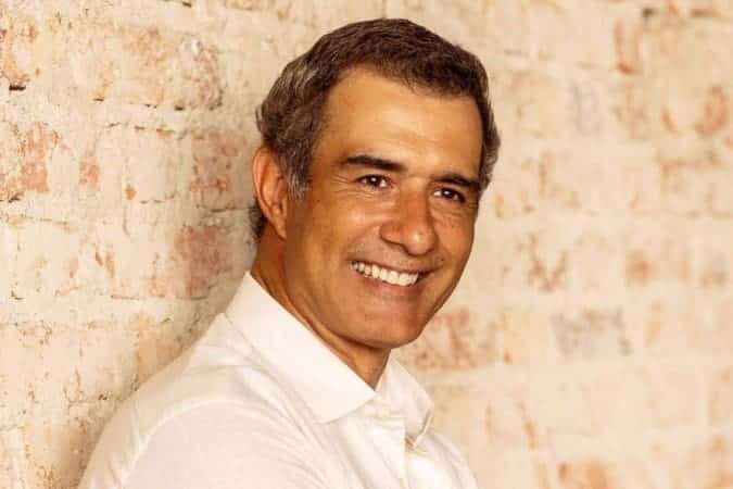 Como um vinho, Marcos Pasquim comemora 30 anos de carreira