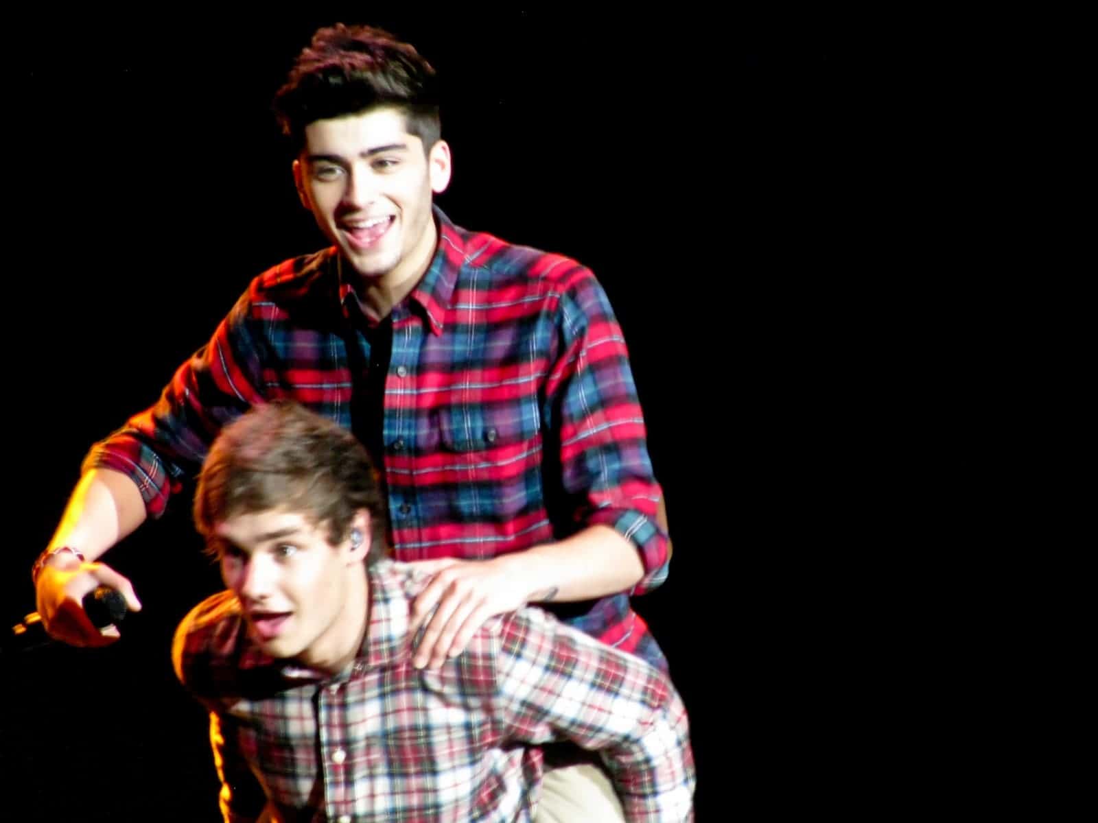 Zayn Malik presta homenagem a Liam Payne
