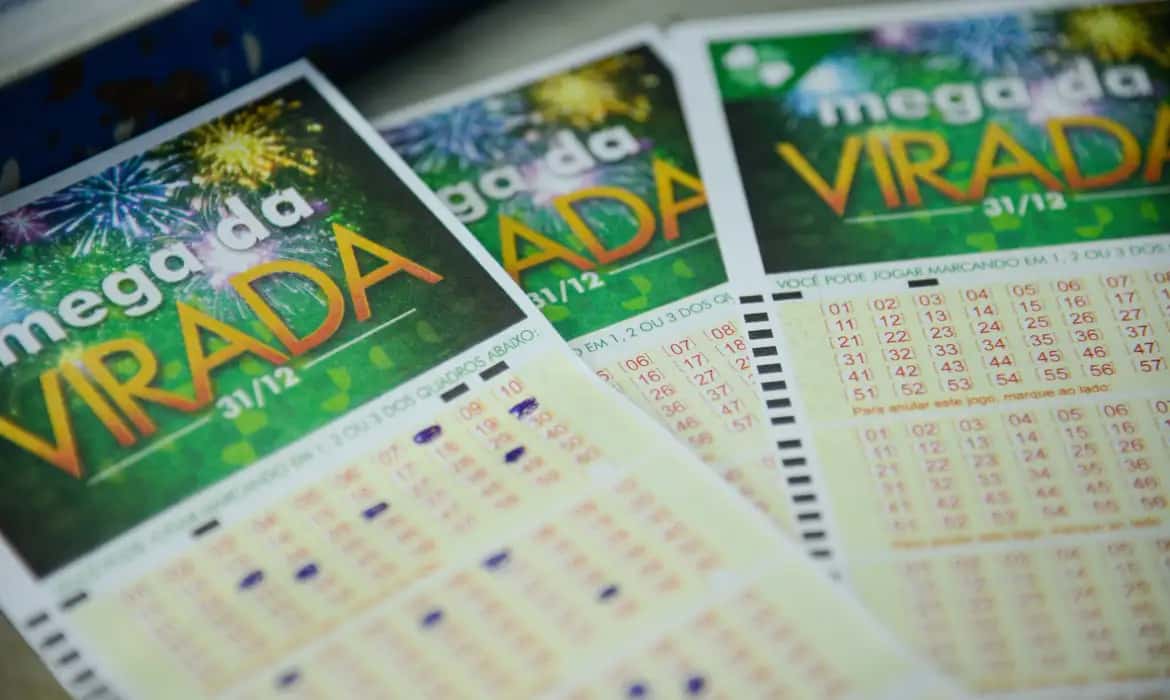 Começam apostas para Mega da Virada com maior prêmio da história