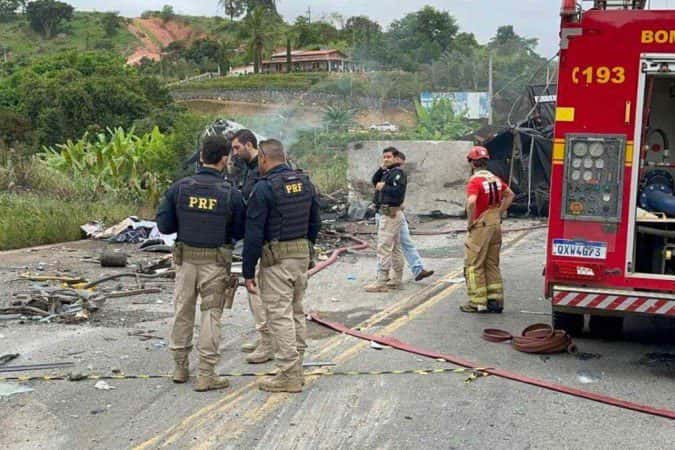Polícia atualiza para 41 o número de vítimas em acidente na BR-116